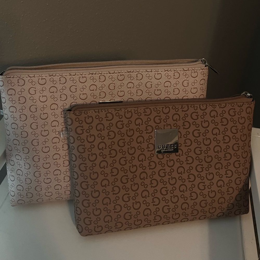GUESS Tan and Cream Logo Cosmetic Bag Set